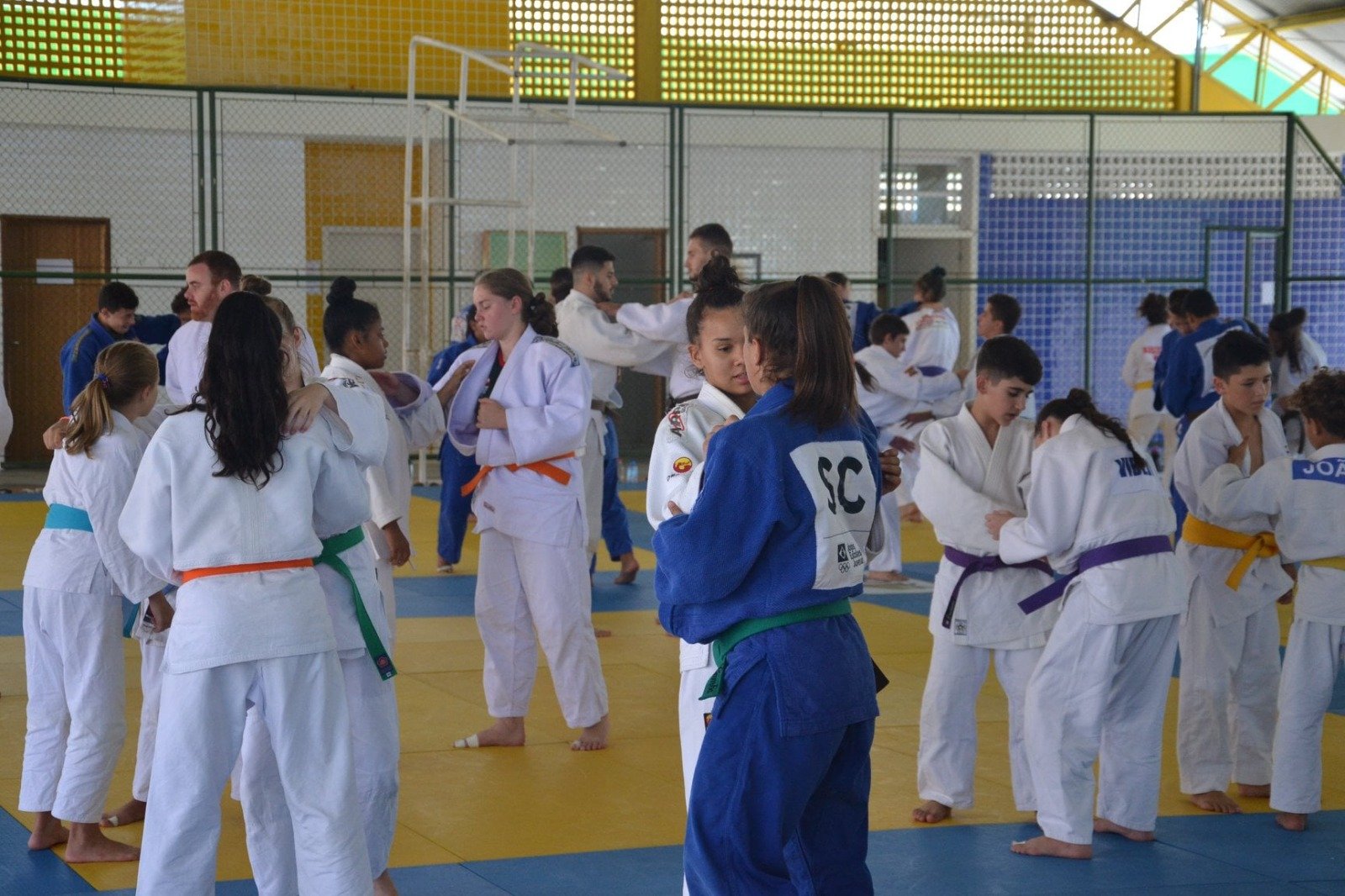 FME Camboriú abre escolinhas de futevôlei e artes marciais