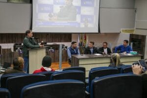 Comissão de Justiça e Redação,Câmara de Balneário Camboriú,Projeto de Lei Ordinária 48/2024,Lei 1.840/1999,Laranjeiras,Taquaras,Estaleiro,Estaleirinho,CJR,Secretaria Municipal de Planejamento,PLO,Obras,Serviços Públicos,Atividades Privadas,Transparência,Governança Pública,Accountability