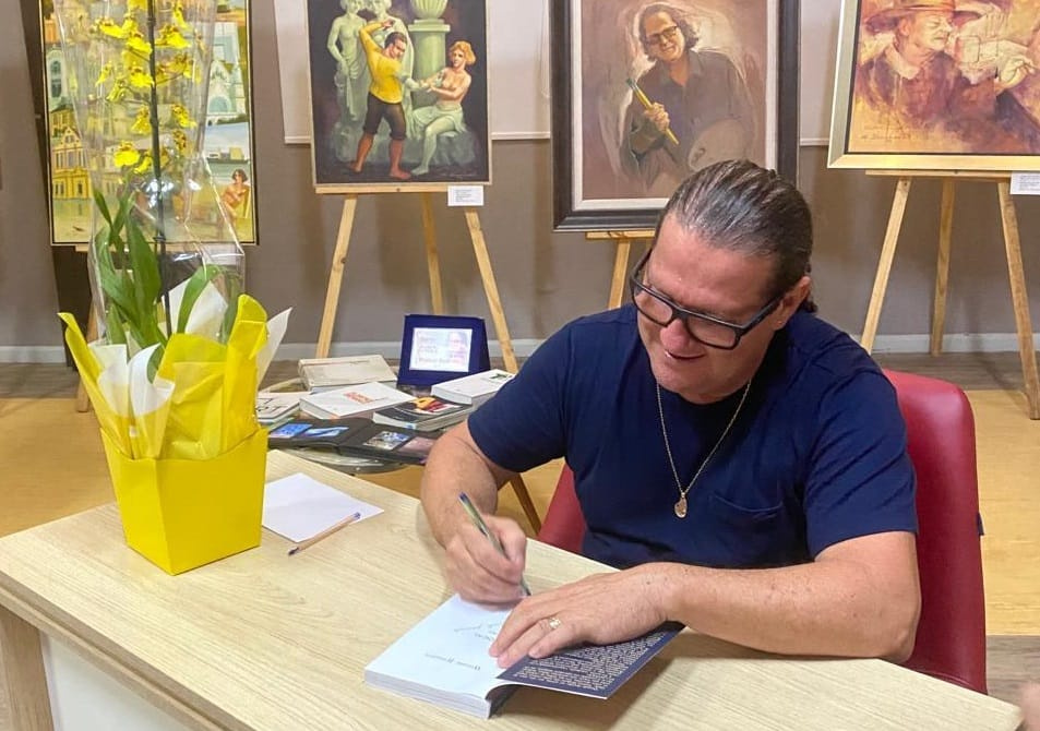 O artista plástico de Itajaí,Walmir Binhotti,França,Pertuis,Fundação Cultural,galeria Namast'Art,Olimpíadas na França