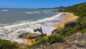 Programa Bandeira Azul,Fundação para a Educação Ambiental,Associação Brasileira de Normas Técnicas,Santa Catarina,Ministério do Turismo,Embratur,Secretaria do Patrimônio da União,Instituto Ambientes em Rede,Associação Náutica Brasileira,Agência Brasileira de Gerenciamento Costeiro,Sociedade Brasileira de Salvamento Aquático,Associação Brasileira de Entidades Estaduais de Meio Ambiente