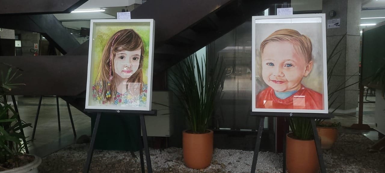 Paço Municipal,Camboriú,artista plástica Sandra Nunes,Santa Catarina,Gideões de Camboriú,Ayrton Senna,Rainha Elizabeth II,Glória Maria