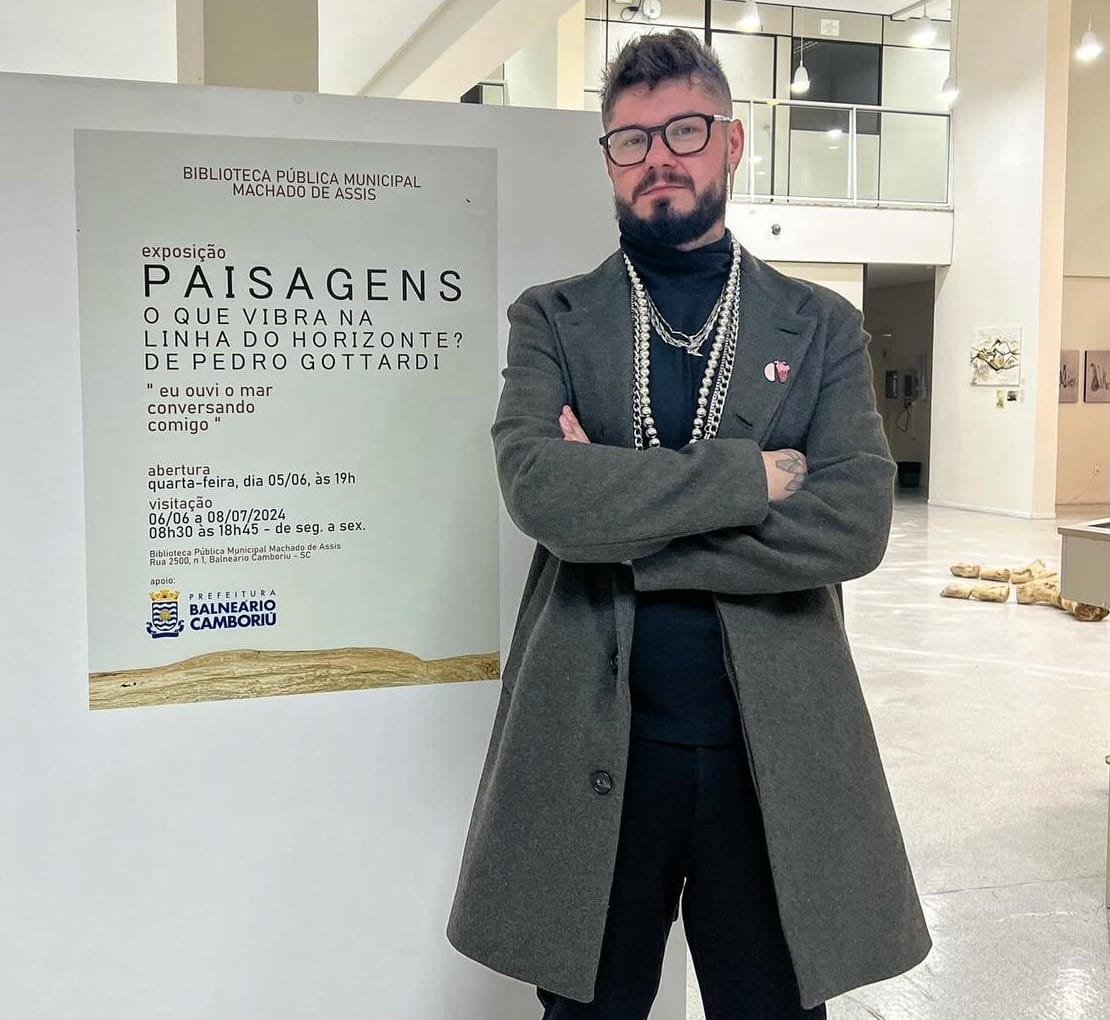 Biblioteca Municipal Machado de Assis,Balneário Camboriú,artista visual Pedro Gottardi,Universidade do Estado de Santa Catarina,Terceira Avenida