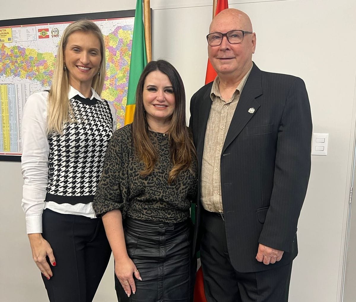 governador Jorginho Mello (PL),Secretaria de Estado da Educação de Santa Catarina,Câmara de Vereadores de Tubarão,Secretaria de Educação
