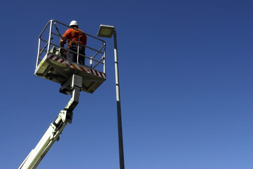Camboriú,programa Iluminando Vidas,Contribuição para o Custeio dos Serviços de Iluminação Pública,Secretaria de Planejamento Urbano,Fundação do Meio Ambiente,Centrais Elétricas de Santa Catarina,iluminação pública