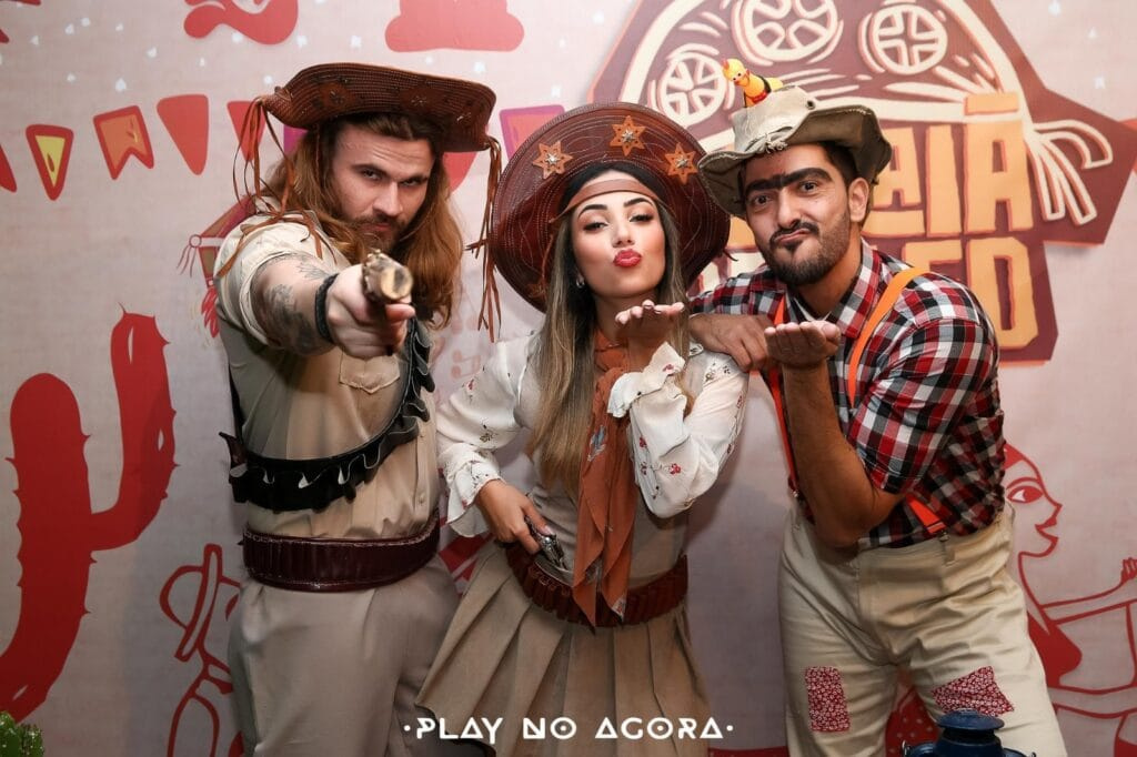 Shed Club,Arraiá da Shed,roupa caipira,show sertanejo,cantor Alex