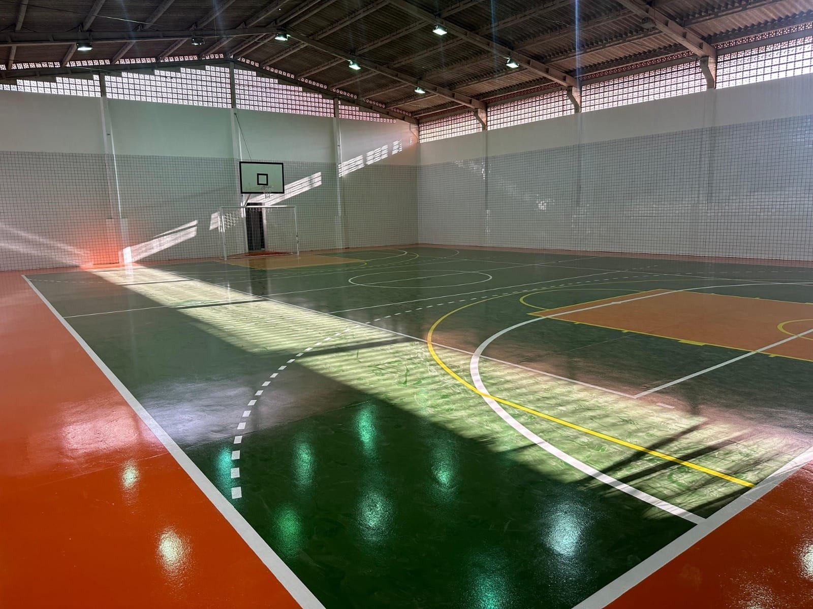 Camboriú,Escola Básica Municipal Lucinira Melo Rebelo,Rio Pequeno,Roseli Poltronieri,Associação de Pais e Professores