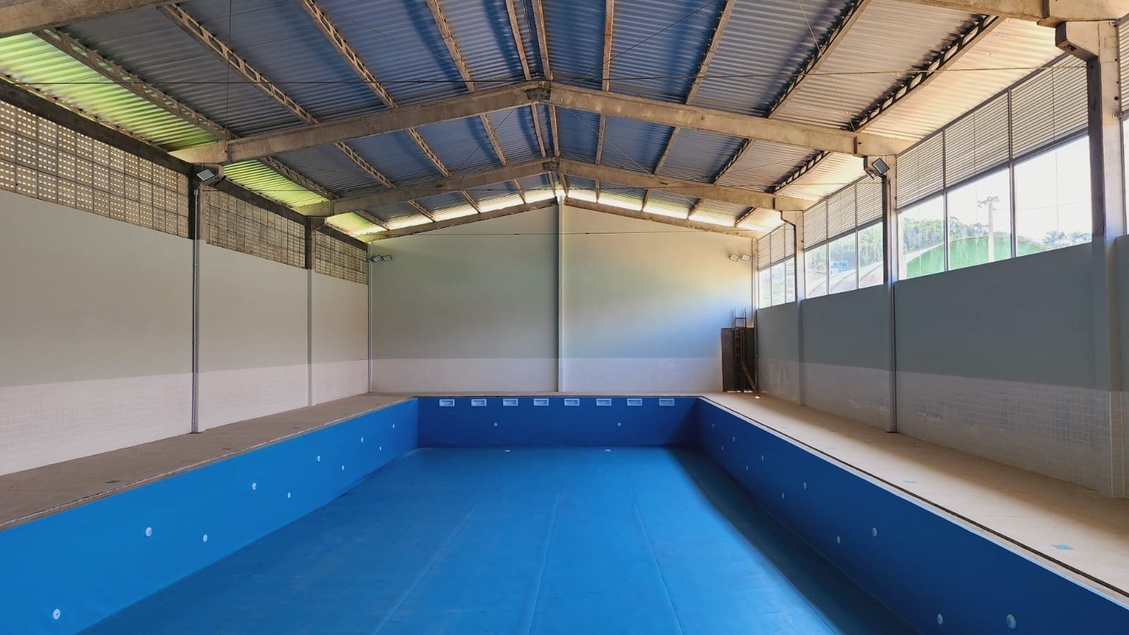 Marli Alves Ribeiro,piscina de esportes aquáticos,CAIC Jovem Ailor Lotério,bairro Monte Alegre,obra,população