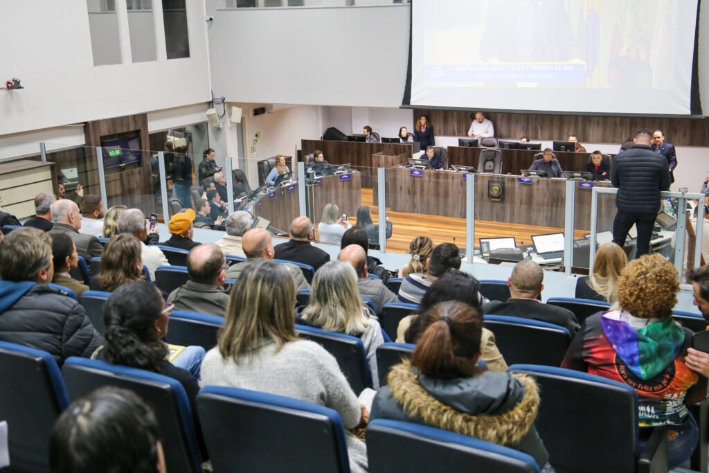 Legislativo,Balneário Camboriú,Secretaria Municipal de Segurança,Associação Comunitária dos Moradores do Bairro Nova Esperança,PLO,Cidadão Honorário