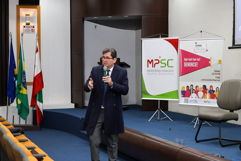 Seminários Regionais Eleitorais,Ministério Público,Santa Catarina,CDL,Lages,Centro de Apoio Operacional da Moralidade Administrativa,Tribunal Superior Eleitoral,Escola Superior de Magistratura de Santa Catarina Mauro Antônio Prezotto,Procuradoria Regional Eleitoral,Tribunal Regional Eleitoral de Santa Catarina,Federação de Consórcios,Associações de Municípios de Santa Catarina