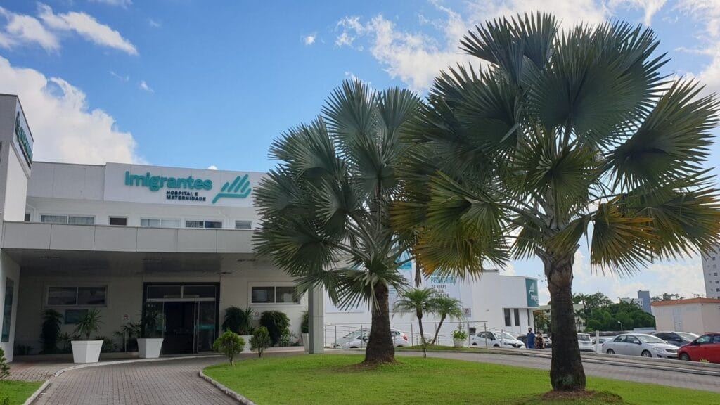 IMAS/Imigrantes Hospital e Maternidade,Brusque,Relatório de Gestão,Instituto Maria Schmitt,Rio Grande do Sul,Santa Catarina,Mato Grosso,Oncologia,Mamografia,Tomografia,Unidade de Terapia Intensiva,Central de Esterilização,Anestesiologia,Cardiologia,Cirurgia cardiovascular,Cirurgia da cabeça,Cirurgia do aparelho digestivo,Cirurgia geral,Cirurgia pediátrica,Cirurgia plástica,Cirurgia torácica,Cirurgia vascular,Clínica médica,Coloproctologia,Endocrinologia,Endoscopia,Gastroenterologia,Mastologia,Neurocirurgia,Neurologia,Oftalmologia,Ortopedia e traumatologia,Otorrinolaringologia,Patologia,Pneumologia,Pediatria,Radiologia e diagnóstico por imagem,Urologia,Hospital Imigrantes