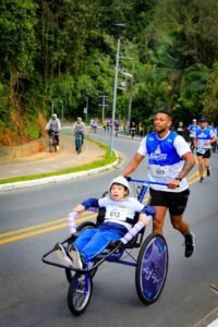 3ª Corrida dos Anjos,Praça Genésio Miranda Lins,Praia de Cabeçudas,Hospital Infantil Pequeno Anjo,Associação de Pais e Amigos dos Expecionais,Fundação Municipal de Esportes e Lazer – FMEL e APAE,Itajaí