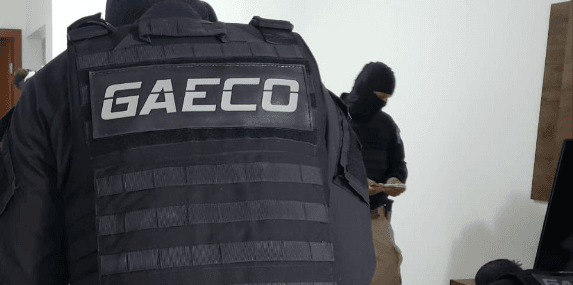 Grupo de Atuação Especial de Combate às Organizações Criminosas,Grupo de Investigação de Crimes Cibernéticos,Polícia Civil de Santa Catarina,Diretoria Estadual de Investigações Criminais,Delegacias de Polícia Civil de Ascurra e Turvo,Operação Mão Fantasma
