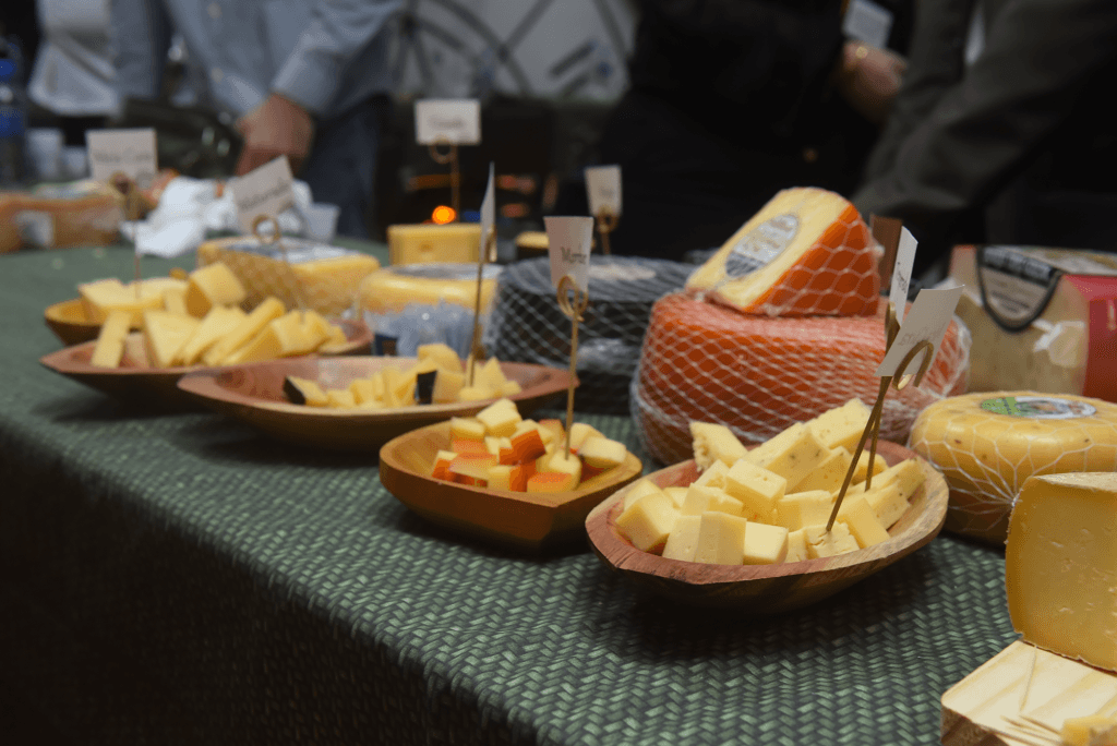 Blumenau,Feira Gastronômica do Prêmio Queijo Brasil,mercado queijista nacional,cafés,chocolates,pães,queijos artesanais,azeites