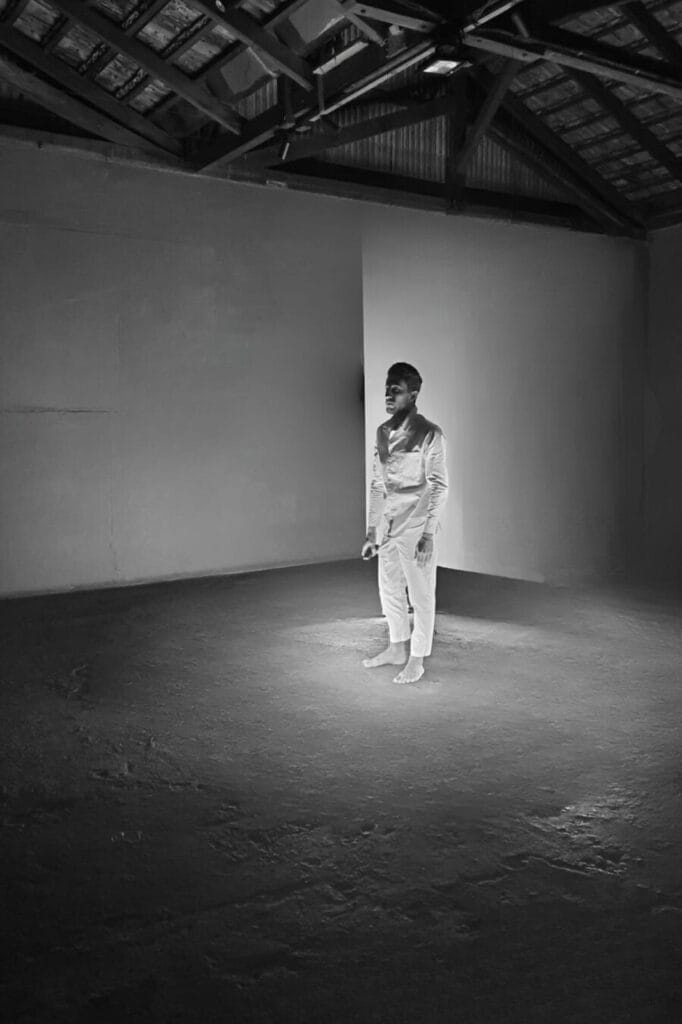 Jean Smekatz apresenta a exposição solo "Sudarium" na AAPLAJ