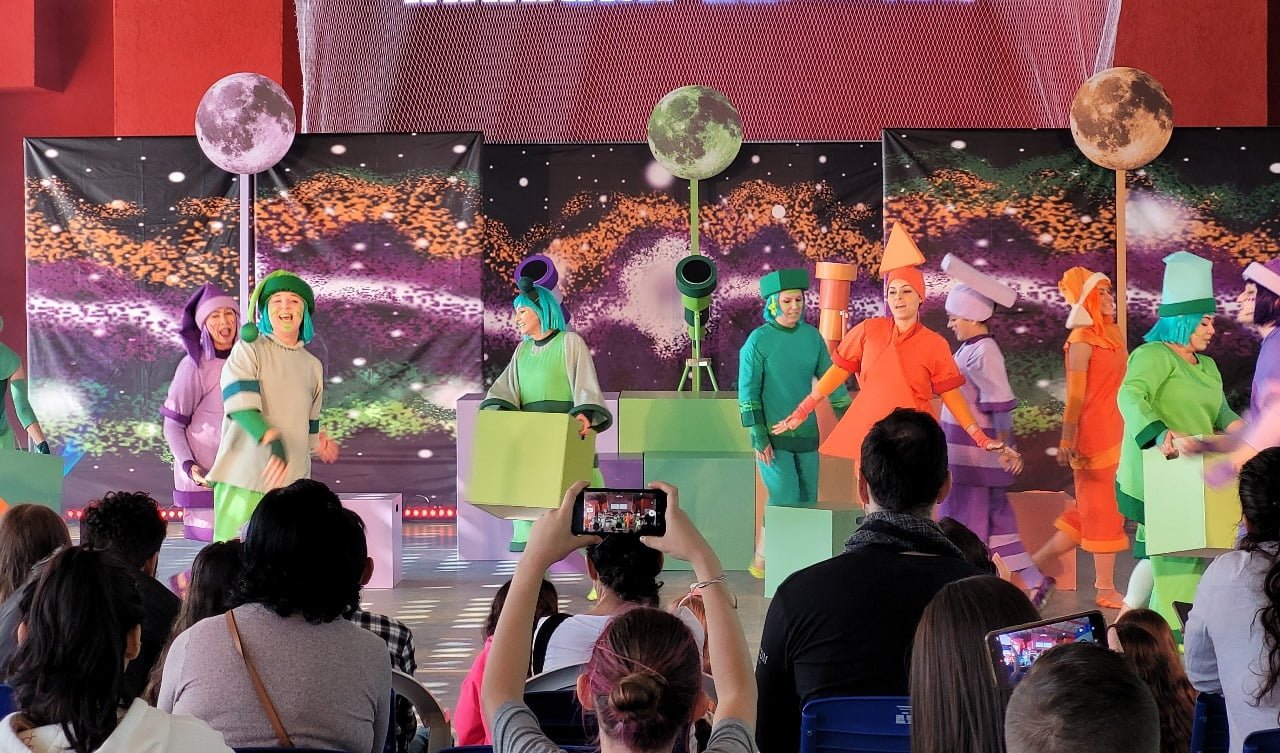 Duas escolas municipais de Joinville recebem musical infantil nesta semana