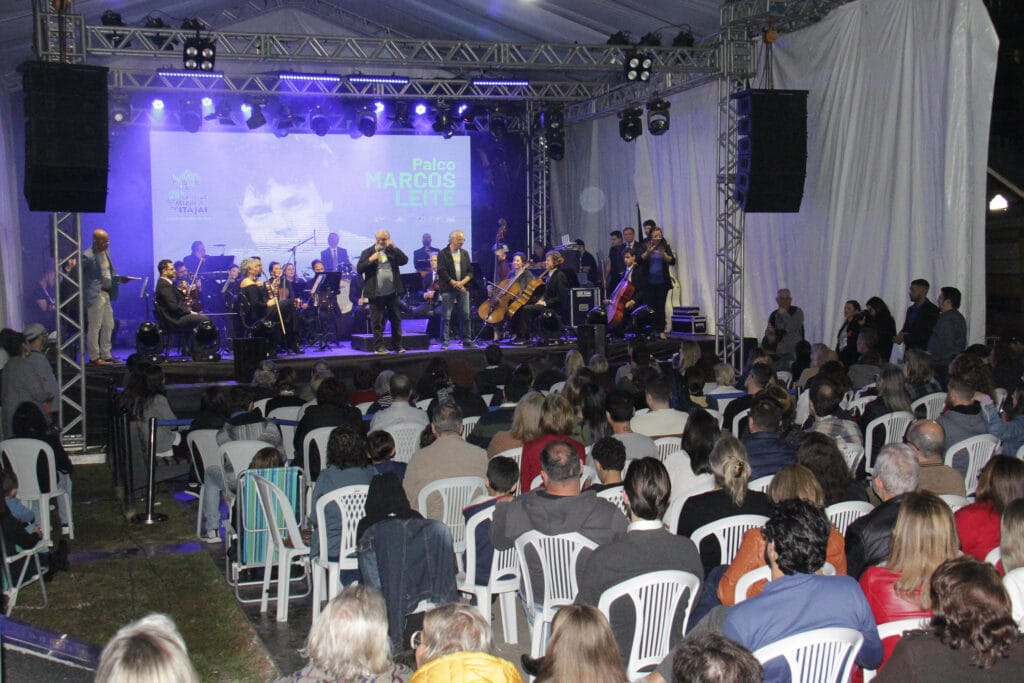 26º Festival de Música,Itajaí,Orquestra de Câmara de Blumenau,Coral da Univali,Mercado Público,Praça Arno Bauer,Casa da Cultura Dide Brandão,Museu Histórico