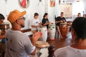 ritmos afro-brasileiros,Tijucas,Associação Beneficente Tenda de Umbanda Caboclo Ubirajara Flecheiro,litoral catarinense,religiões de matriz africana,samba cabula,toque nagô,congo,ijexá,barravento,projeto,Ministério da Cultura,Governo Federal,Lei de Incentivo à Cultura,Celesc