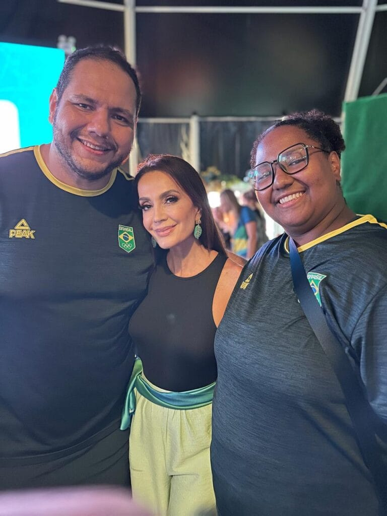 Claudia Métne celebra o judô brasileiro com Bia Souza e Rafael Silva