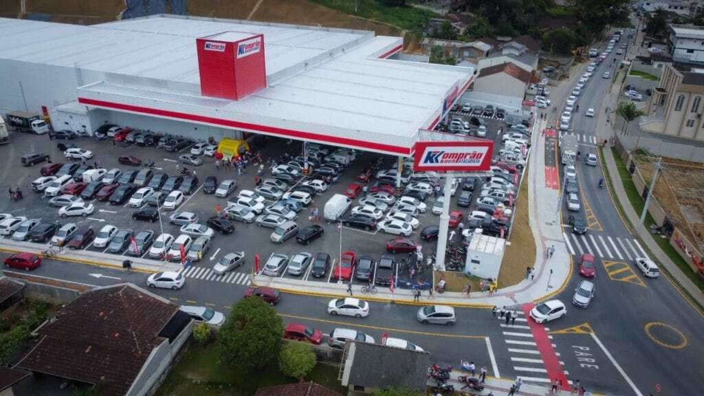 Grupo Koch realiza processo seletivo para nova loja em Joinville
