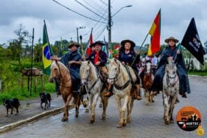 Chama Crioula,Camboriú,Condomínio Caledônia,5° Acampamento Farroupilha,Instituto Federal Catarinense,Prefeitura por meio da Fundação Cultural,Secretaria de Obras,Associação Gaúcha de Entidades Tradicionalistas de Santa Catarina