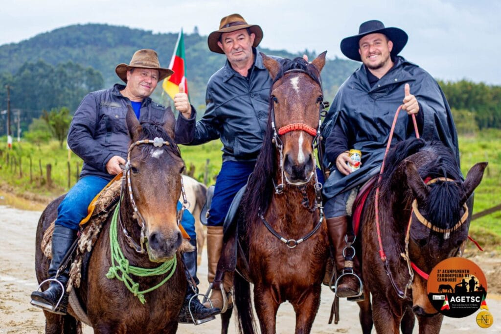 Chama Crioula,Camboriú,Condomínio Caledônia,5° Acampamento Farroupilha,Instituto Federal Catarinense,Prefeitura por meio da Fundação Cultural,Secretaria de Obras,Associação Gaúcha de Entidades Tradicionalistas de Santa Catarina