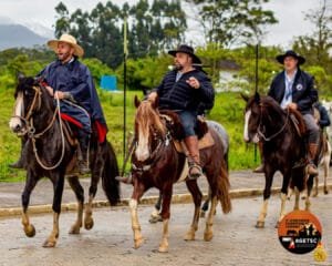 Chama Crioula,Camboriú,Condomínio Caledônia,5° Acampamento Farroupilha,Instituto Federal Catarinense,Prefeitura por meio da Fundação Cultural,Secretaria de Obras,Associação Gaúcha de Entidades Tradicionalistas de Santa Catarina