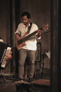 festa,Baile de Gafieira,alegria,ritmo,dança,música,malandragem,participação especial,samba,frevo,foxtrot,milonga,tango,chorinho,Lei Paulo Gustavo,Fundação Cultural,Balneário Camboriú,Prefeitura Municipal,Camboriú,Ministério da Cultura,Governo Federal