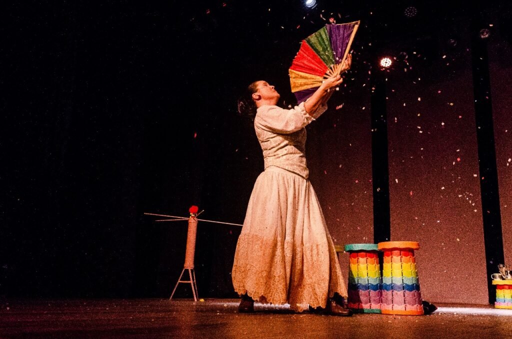 Espetáculo,A Colhedora de Emoções,Teatro Municipal Bruno Nitz,NOVA Cia. de Teatro,Acessibilidade,LIC,Projeto de Circulação,Livros para Infância