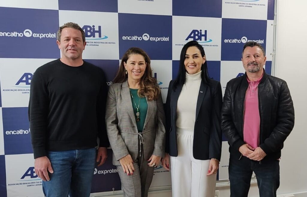 ABIH-SC,Margot Rosenbrock Libório,Balneário Camboriú,Hotelaria,Rui Schürmann,Santa Catarina,Associação Brasileira da Indústria de Hotéis,Turismo,Florianópolis