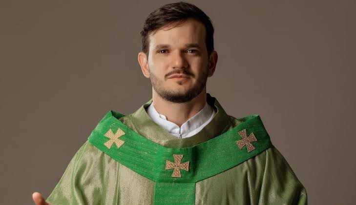 Cerco de Jericó,Padre Patrick Fernandes,redes sociais,igreja católica,celebração,missas