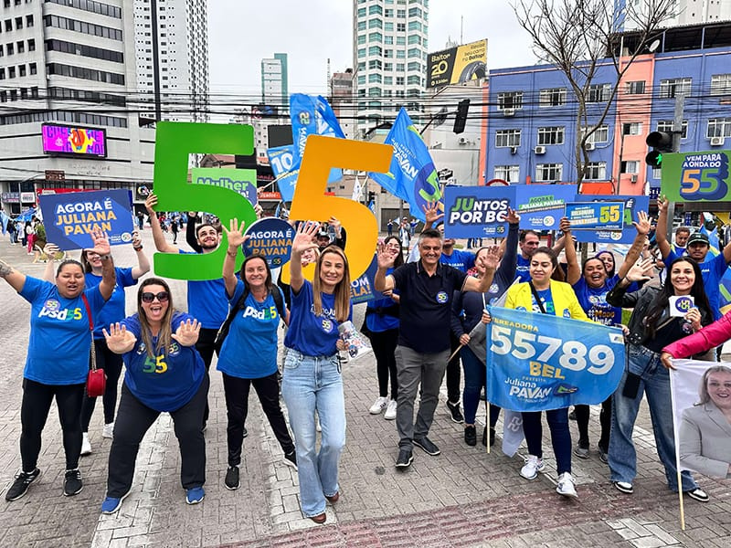 Candidata Juliana Pavan,Bandeiraço na avenida Central