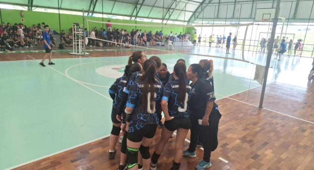 Itajaí,FestVôlei,campeonato escolar,voleibol,desenvolvimento,atletas,Unimed Litoral,saúde física,fortalecimento emocional