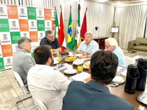 prefeito,prefeito eleito,vereador,Vilson Albino,Alexandre Metsger,Roberto Dávila,chefe de gabinete,Fabio Moreira,trabalhos de transição,auditório do paço,continuidade,municipalidade,informações necessárias,transição segura,democrática,morador de Camboriú