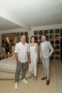 abertura da Mostra CASACOR,participação da REVEEV,lançamento de coleções,tema “De presente,o agora”,camas e colchões REVEEV,ambientes de design,profissionais da CASACOR,eventos de design,interiores em Florianópolis,inovação em decoração