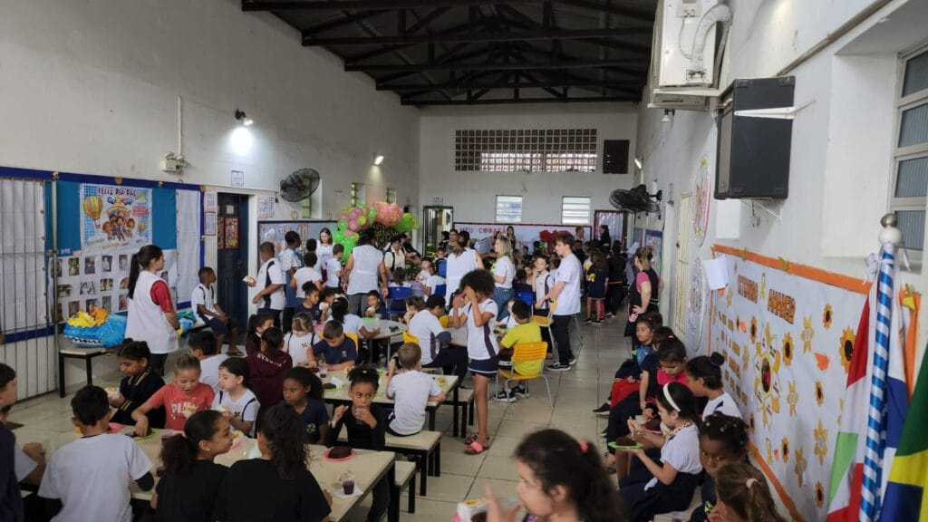 Câmara de Dirigentes Lojistas,CDL Itajaí,Festa Surpresa,Programa Educacional,Polícia Militar