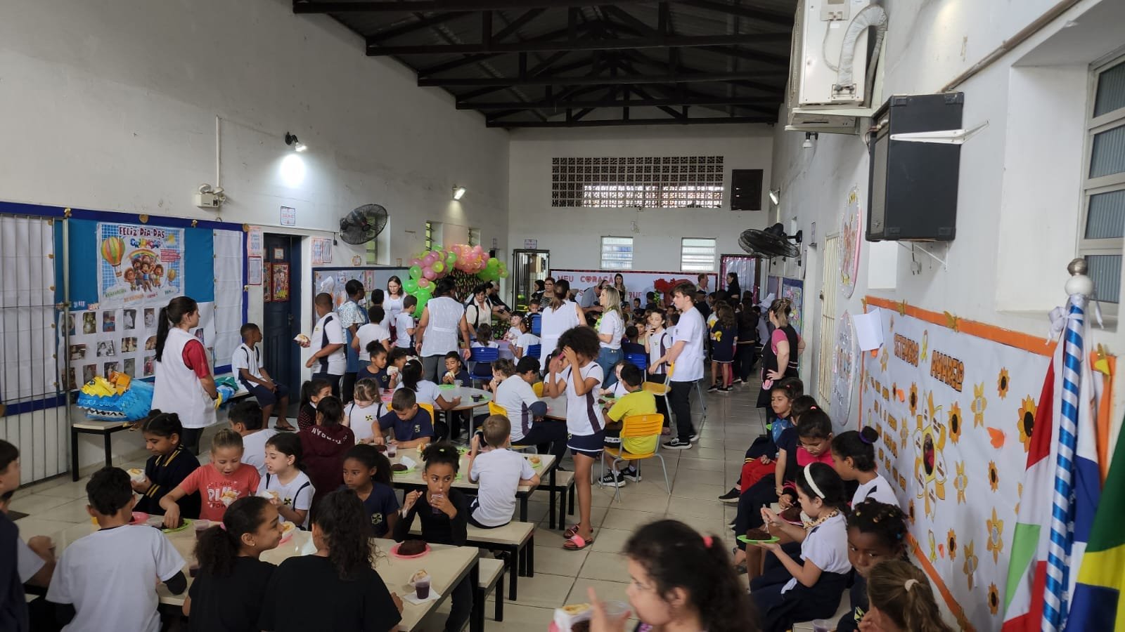 Câmara de Dirigentes Lojistas,CDL Itajaí,Festa Surpresa,Programa Educacional,Polícia Militar