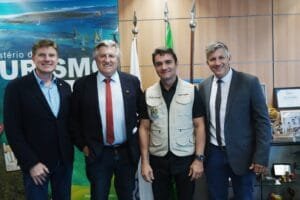 Prefeito eleito,Reuniões,Deputados federais,Ministros,Propostas,Mercado público,Pier/trapiche,Emendas parlamentares,Desenvolvimento econômico,Indústria,Relações governamentais,Comunidade,Projetos públicos,Futuro da cidade,União de esforços.
