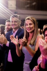 Juliana Pavan Nilson prestigiam Congresso Estadual das APAEs em Balneário Camboriú
