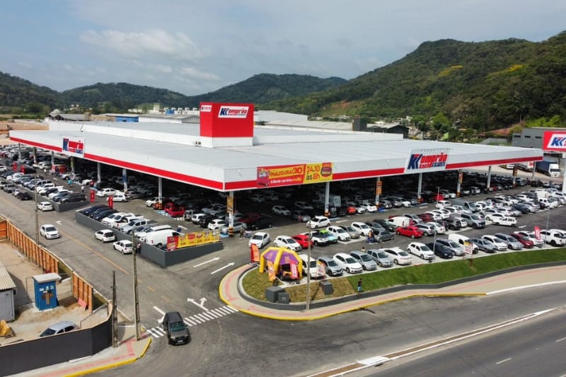 Grupo Koch,Santa Catarina,Itajaí,Komprão,Jorge Lacerda,emprego,hortifruti,padaria