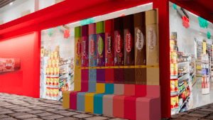 Experiências imersivas,consumidor,farmácias,farmacêutica,trade marketing,indústria,varejo farmacêutico,redes sociais,Carmed,marcas de hidratantes labiais