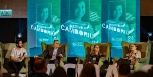 Desenvolve Camboriú,Águas de Camboriú,Núcleo de Empresários,Associação Empresarial de Balneário Camboriú,saneamento básico,esgotamento sanitário,Instituto Trata Brasil,planejamento urbano,Cidades Inteligentes Sustentáveis