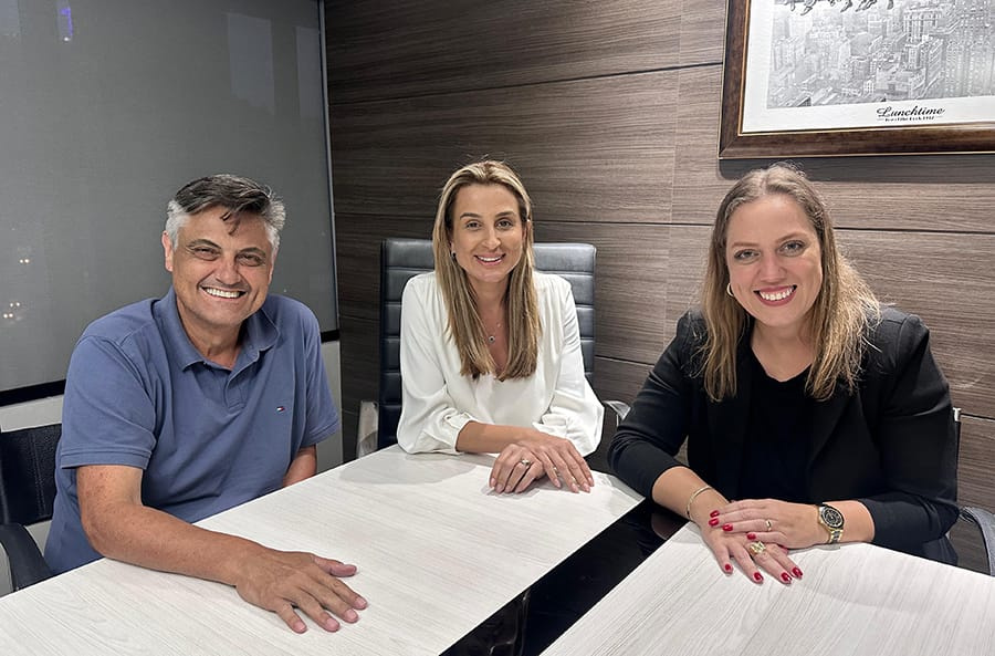 prefeita eleita de Balneário Camboriú,Juliana Pavan (PSD),anunciou nesta sexta-feira os dois últimos nomes que completam sua equipe de transição