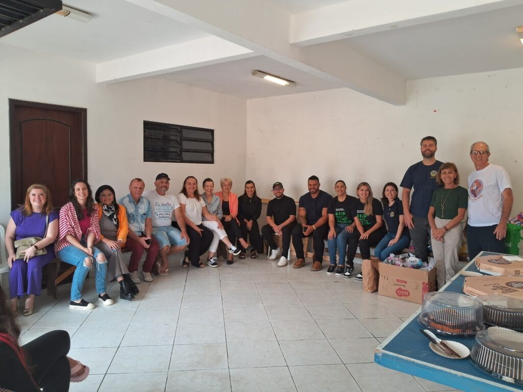 Núcleo Solidário,Camboriú,Águas de Camboriú,Lar de Marina,jovens em situação de risco,troca de experiências,socialização,acolhimento institucional