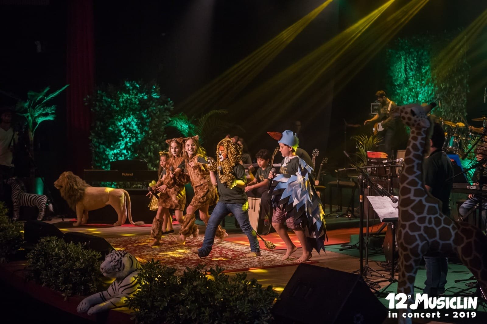 Teatro Bruno Nitz terá espetáculos musicais e teatrais nesta semana