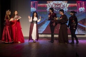 Teatro Bruno Nitz terá espetáculos musicais e teatrais nesta semana