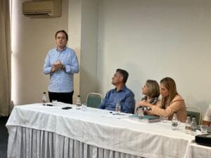 Carlos Humberto (PL) participa de encontro com trade turístico de Balneário Camboriú que também teve a presença da prefeita eleita Juliana Pavan (PSD)