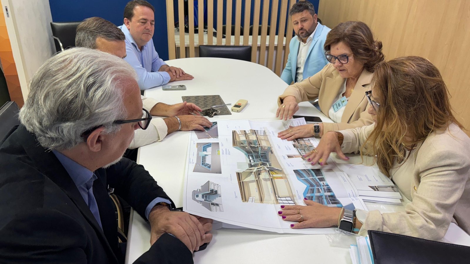 Futura secretária de Educação apresenta projeto do CIEP e busca apoio para o início das obras