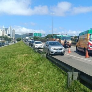 Motoqueiro morre em colisão na BR-101 em Balneário Camboriú