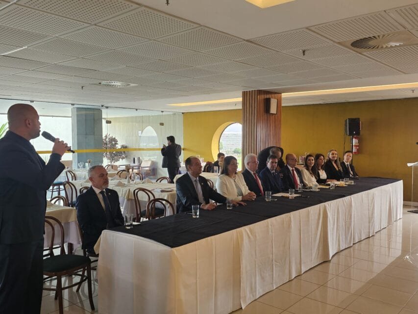 Encontro em Brasília promovido pelas entidades hospitalares AHESC e FHESC discute desafios para a saúde em SC
