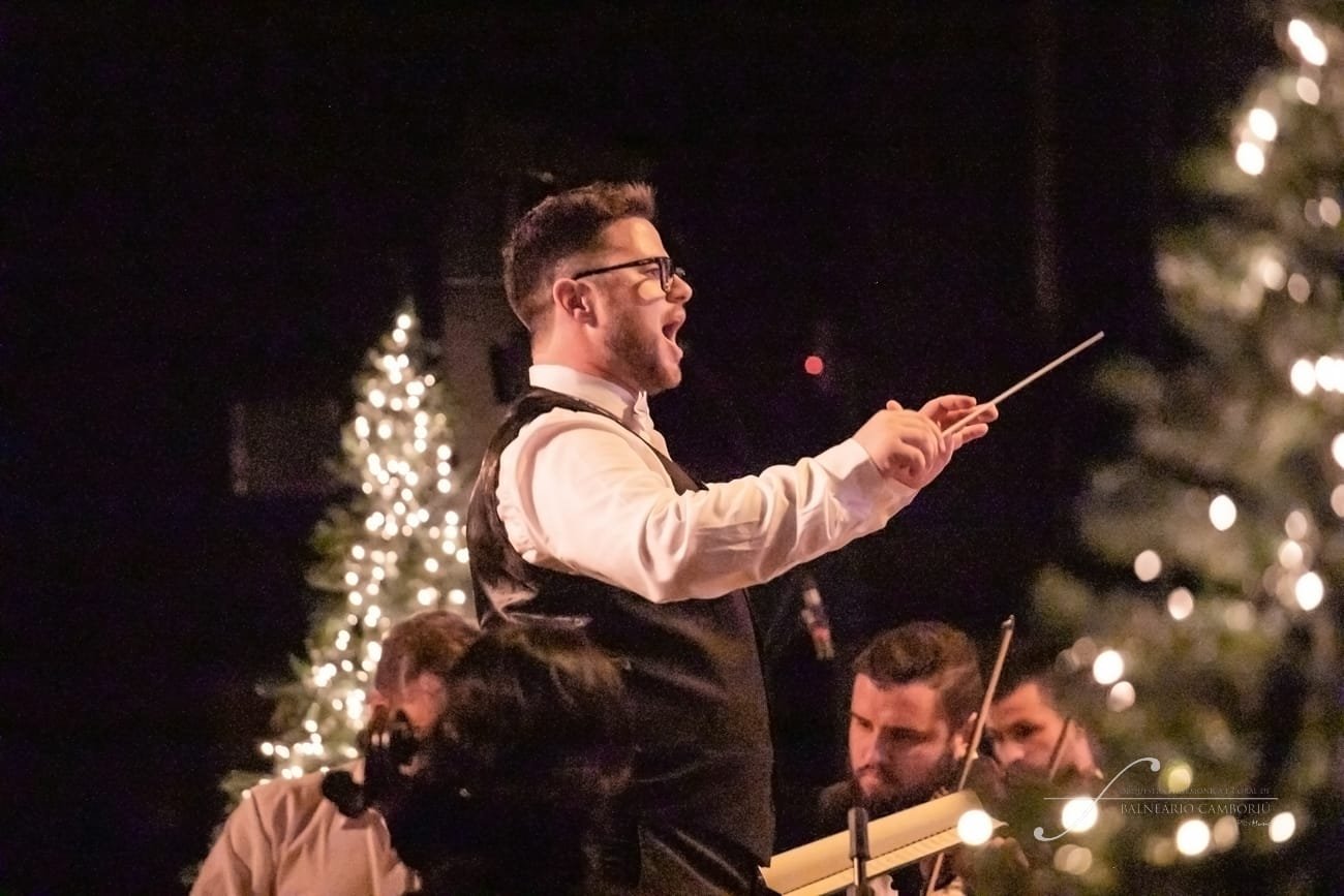 Luzes de Natal da Filarmônica vai encantarBalneário Camboriú com espetáculo inesquecívelde música,dança,teatro e magia natalina